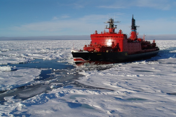 Атомный ледокол «Ямал» на пути к Северному полюсу
